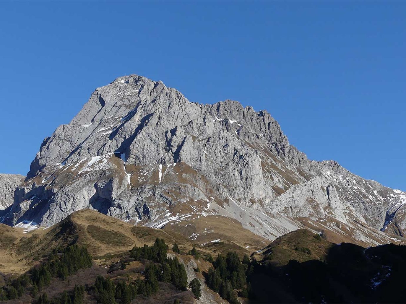 Die Roggalspitze westlich am Arlberg